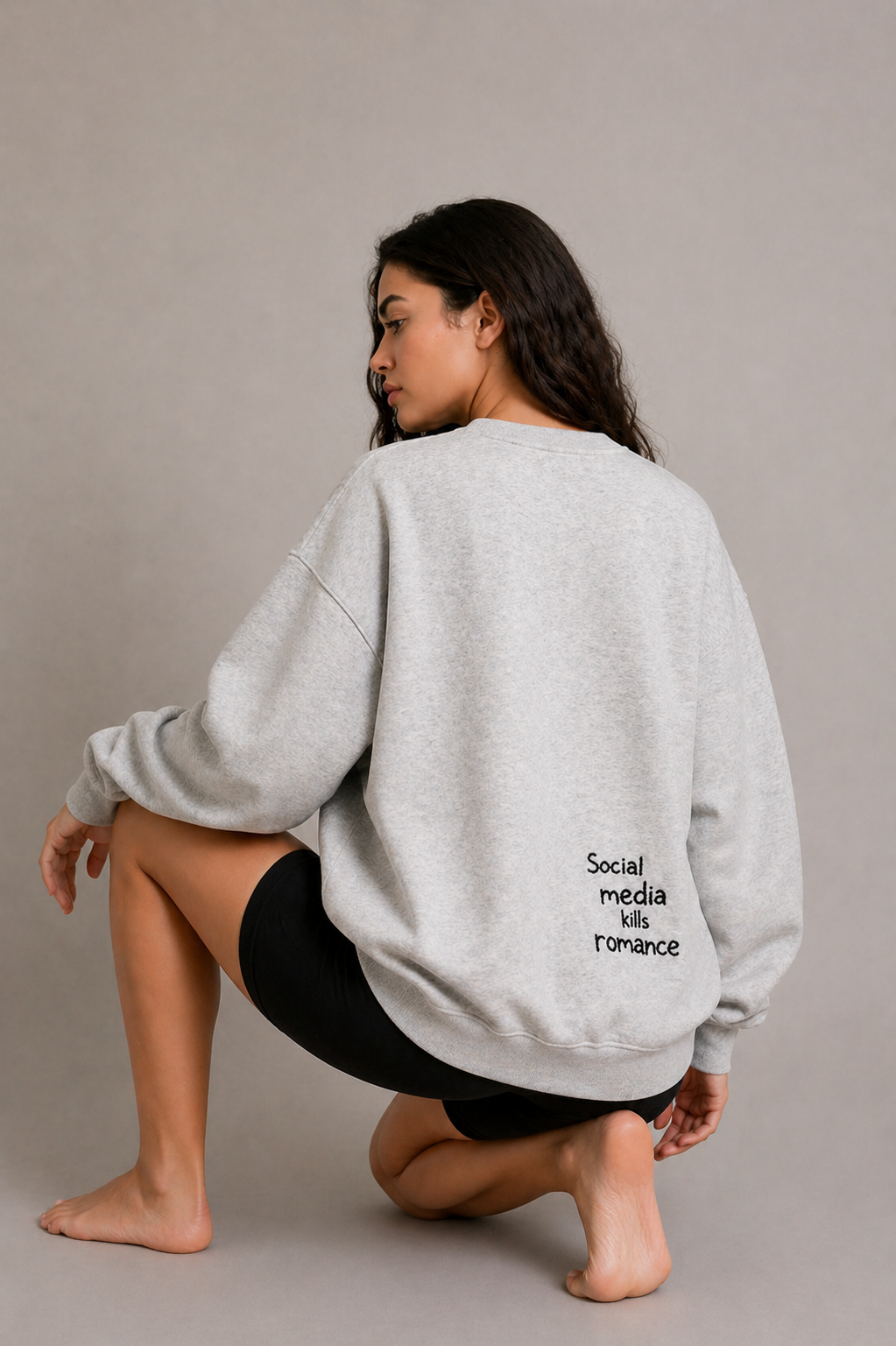 Oversized Sweater – Social Media Kills Romance
